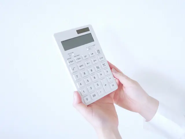 ホームページ制作、費用の相場は?